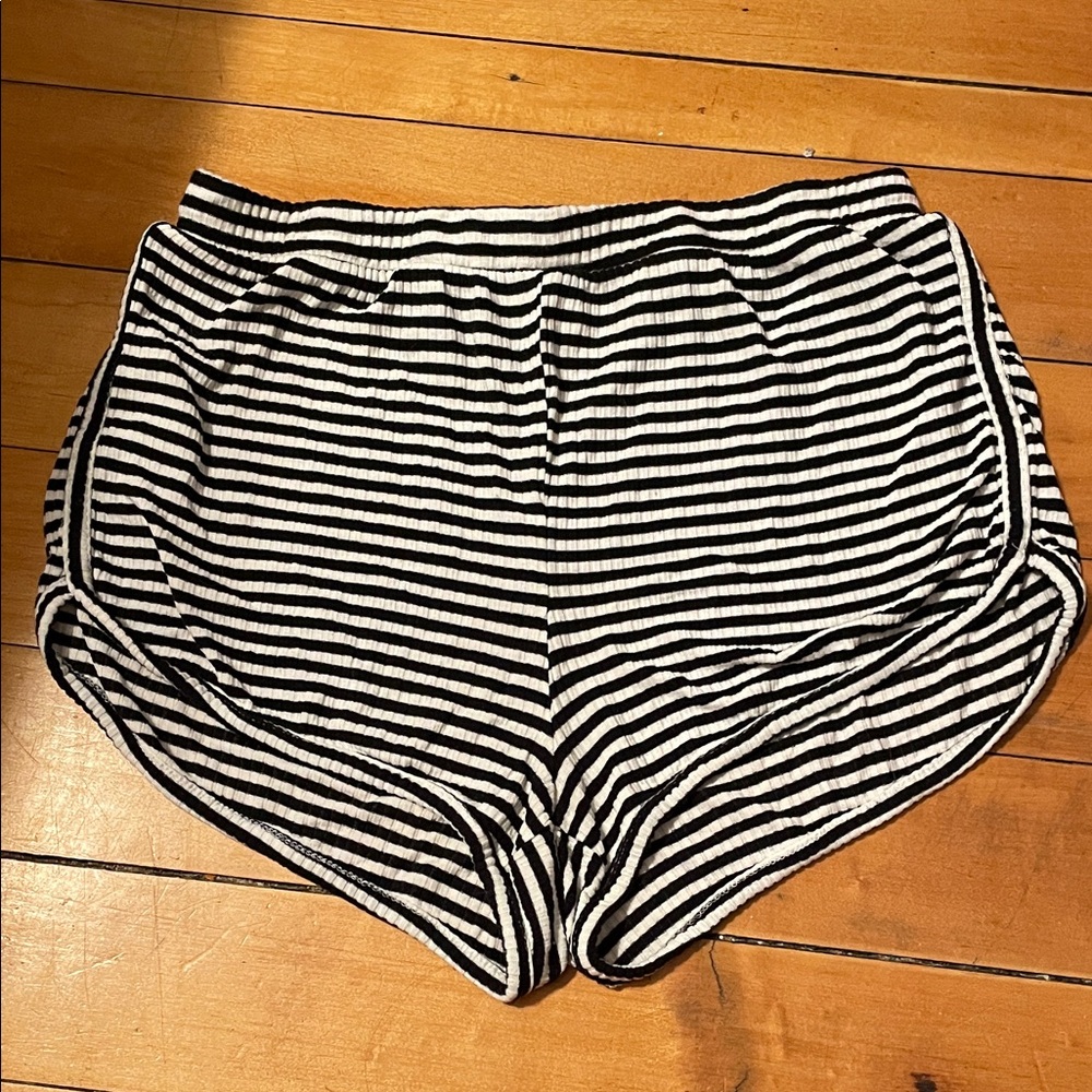 Forever 21 Black & White Striped Women’s Lounge Shorts Elastic Waist ? X-small.
